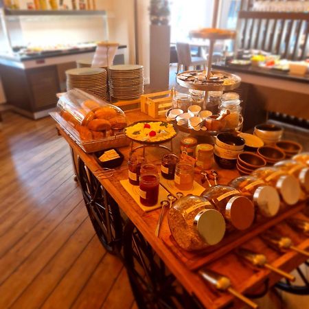 הארן Hagen'S Hotel "Eat & Meet" Restaurant Bar Lounge מראה חיצוני תמונה
