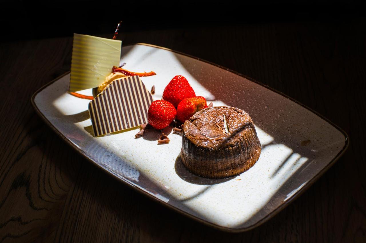 הארן Hagen'S Hotel "Eat & Meet" Restaurant Bar Lounge מראה חיצוני תמונה