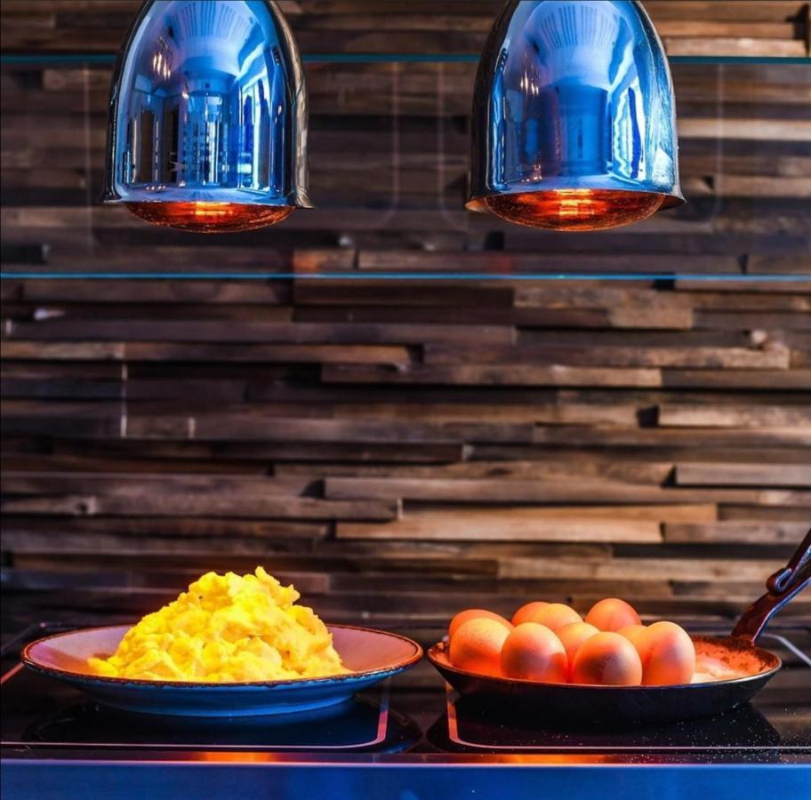 הארן Hagen'S Hotel "Eat & Meet" Restaurant Bar Lounge מראה חיצוני תמונה